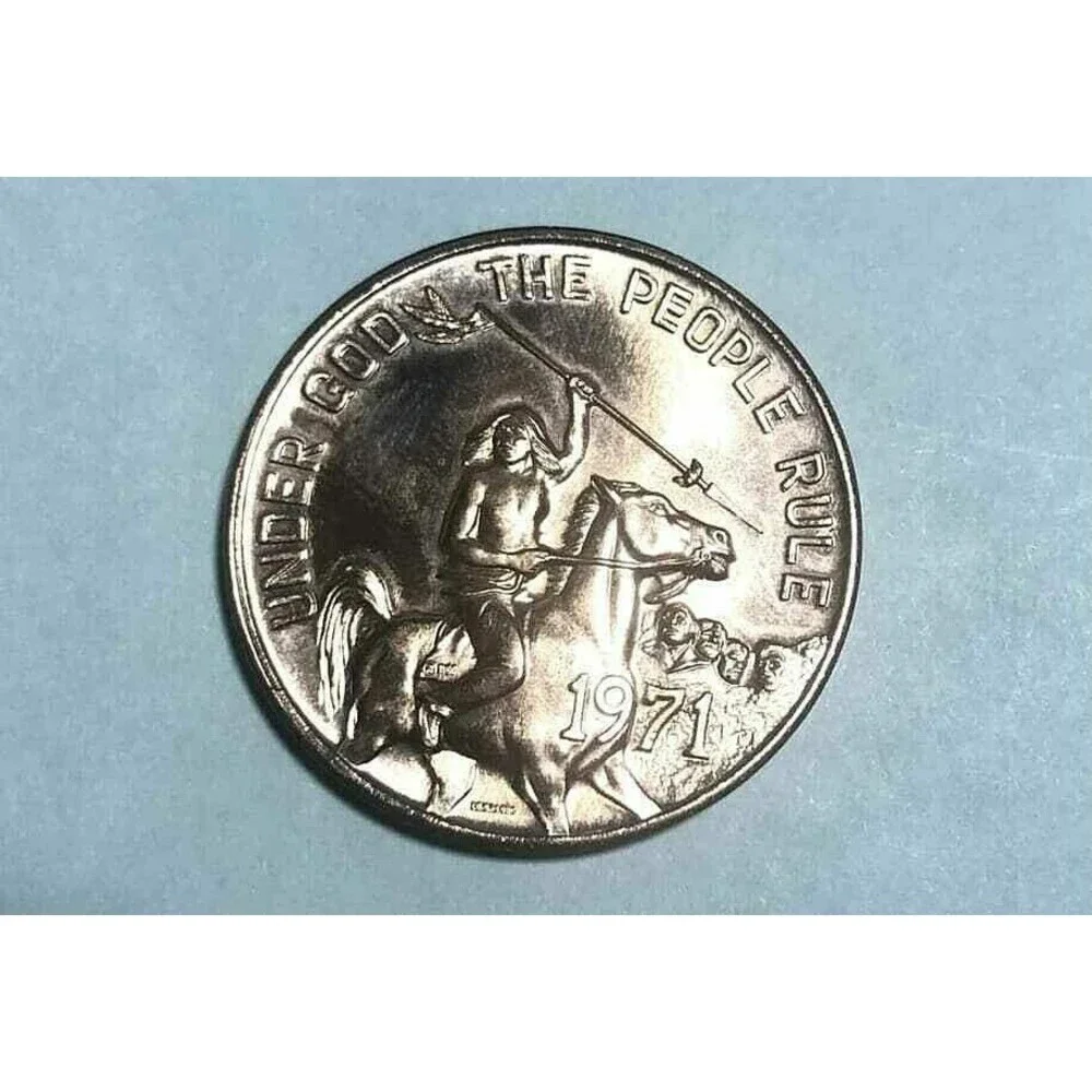 1971 SOUTH DAKOTA Souvenir Dollar 'UNDER GOD THE PEOPLE RULE' serial #002985